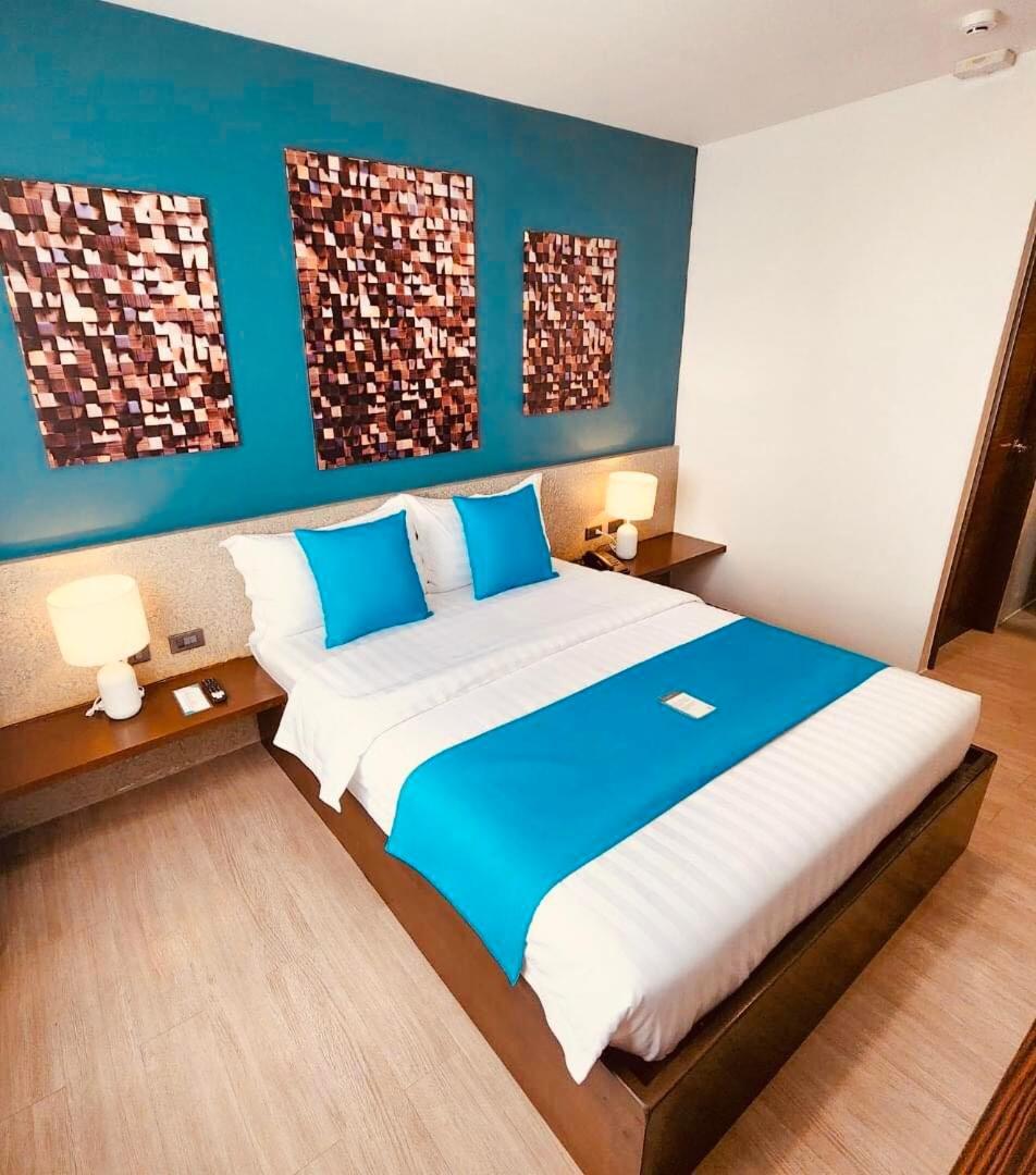 Fynn Boutique Hotel Bacoor Екстер'єр фото