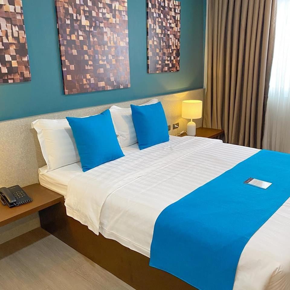 Fynn Boutique Hotel Bacoor Екстер'єр фото